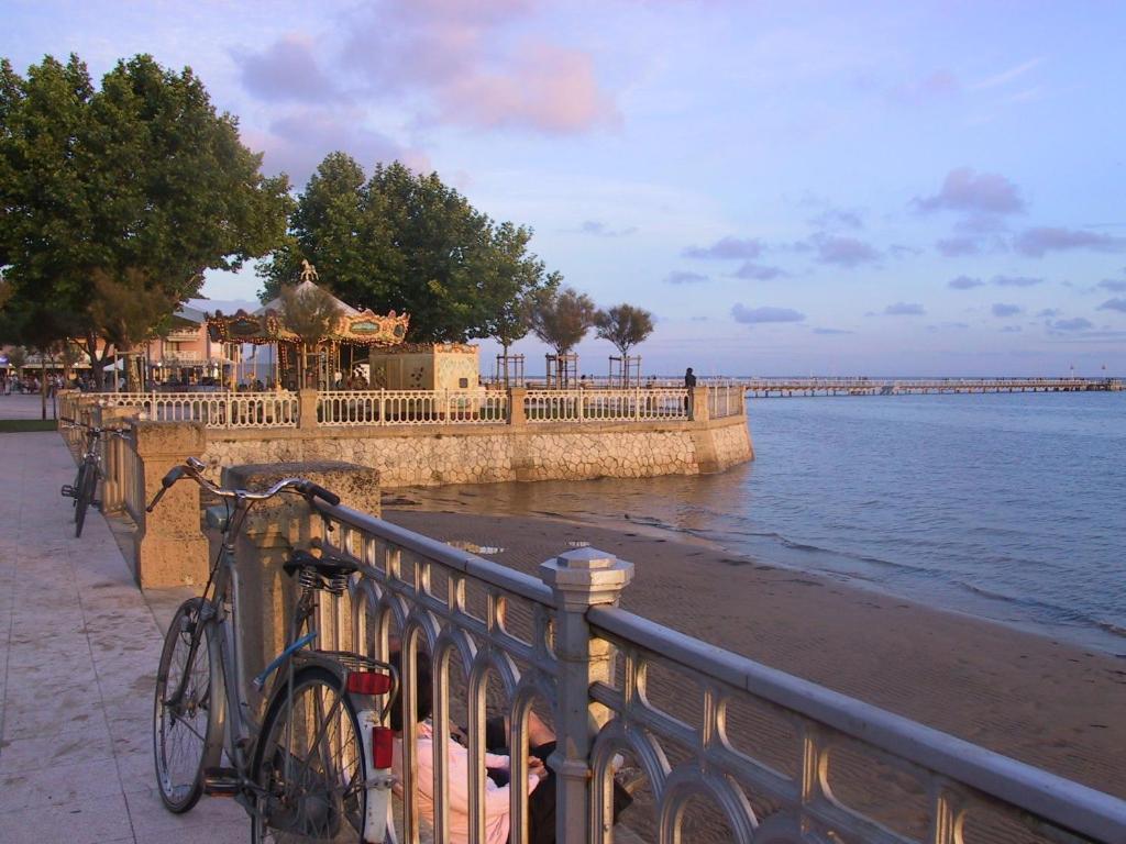 Villa Robert Shumann, A 700 M De La Plage Andernos-les-Bains Rom bilde